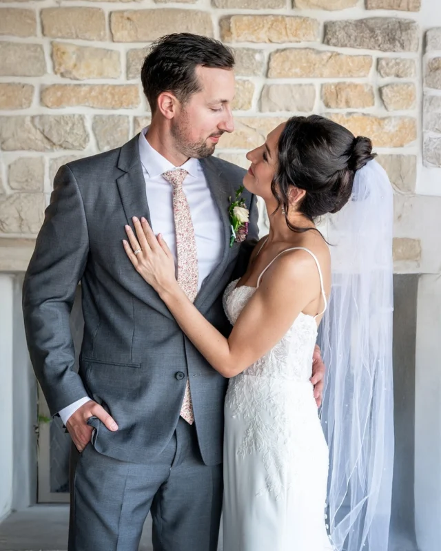 Throwback to Mallory & James’s beautiful wedding last fall at Brentsville Hall. I’m still completely obsessed with her dress! 

Vendor Team 👯‍♀️
Coordination - @weddingsbykristy
Venue - @brentsvillehall
Photography - @lifegallerystudio
DJ - @washingtontalent
HMU - @mab.artistry
Dress - @elegancebyroyaoldtown 
Suit - @theblacktux 
Dessert - @sweetladiesbake
Transportation - @majesticlimousineservice